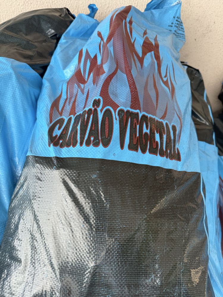 Sacos de carvão Vegetal Sobro +/- 15kg