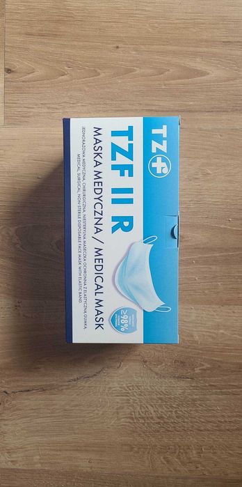 Opakowanie jednorazowych maseczek ochronnych - 50szt w opakowaniu