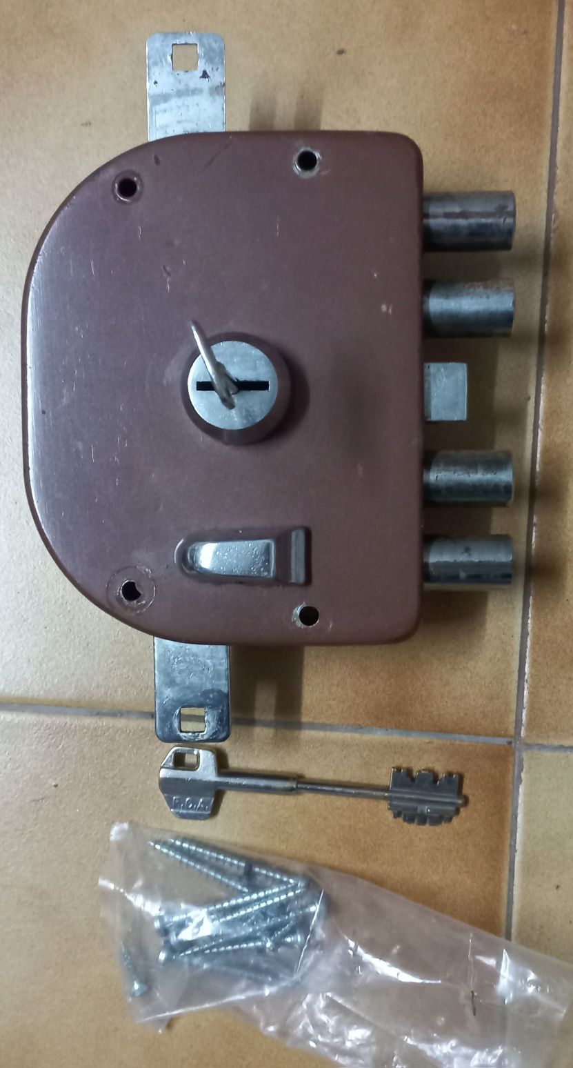 Fechadura de segurança com 2 chaves