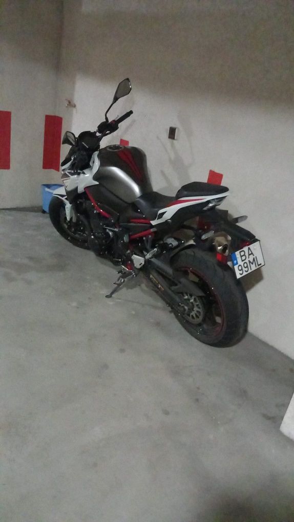 Kawasaki Z900 Special Edition (troco por carro elétrico)