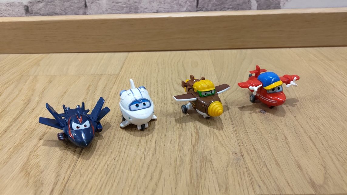 Małe figurki Super Wings