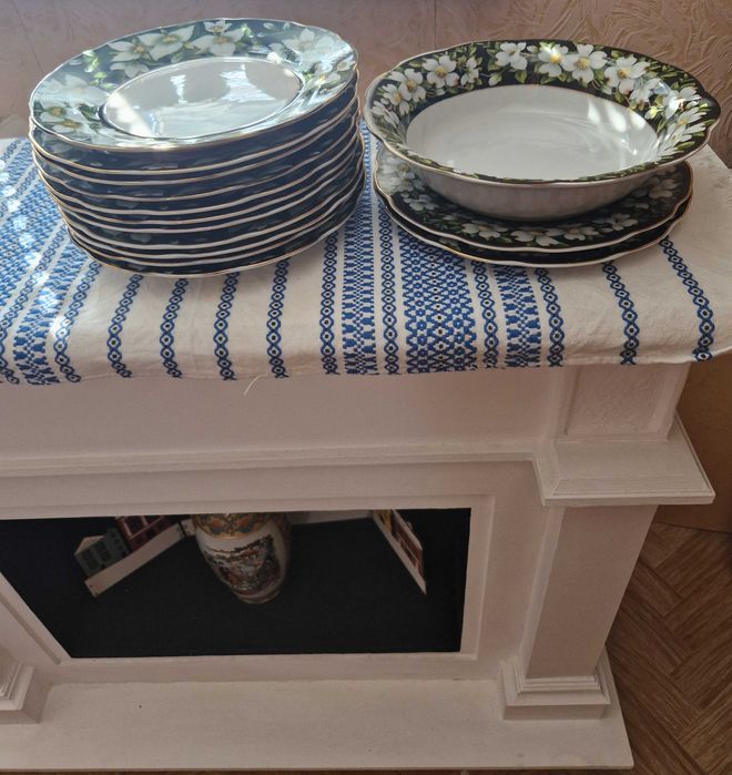 Столовий набір посуди: 14 предметів + блюдо в подарунок