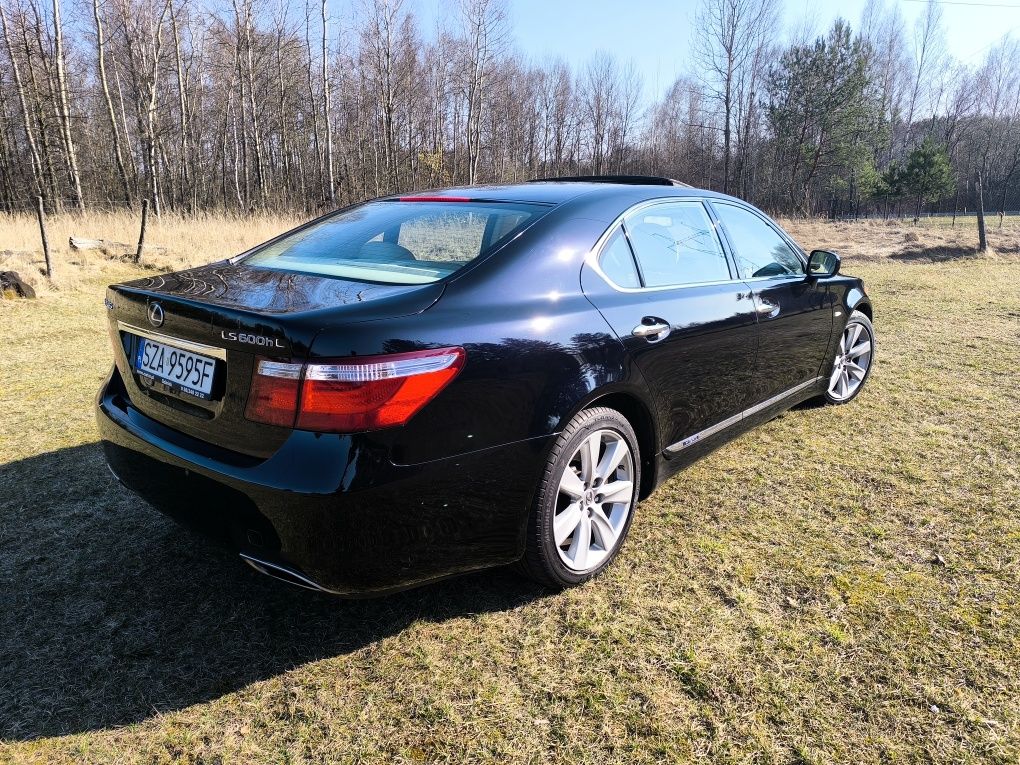 Lexus LS600hL long president