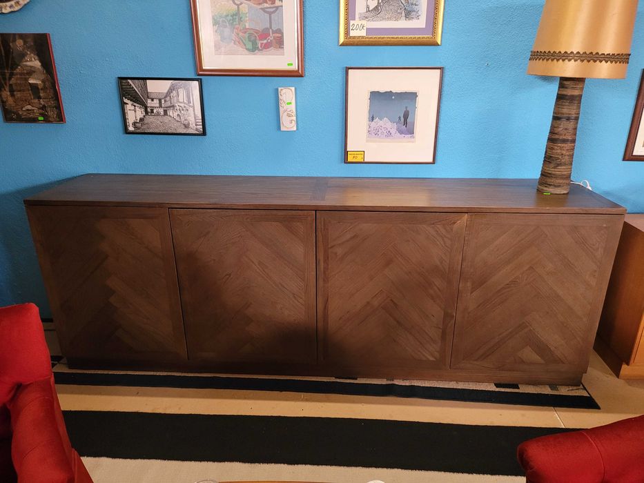 Excelente aparador de marca area - Muito bom estado geral