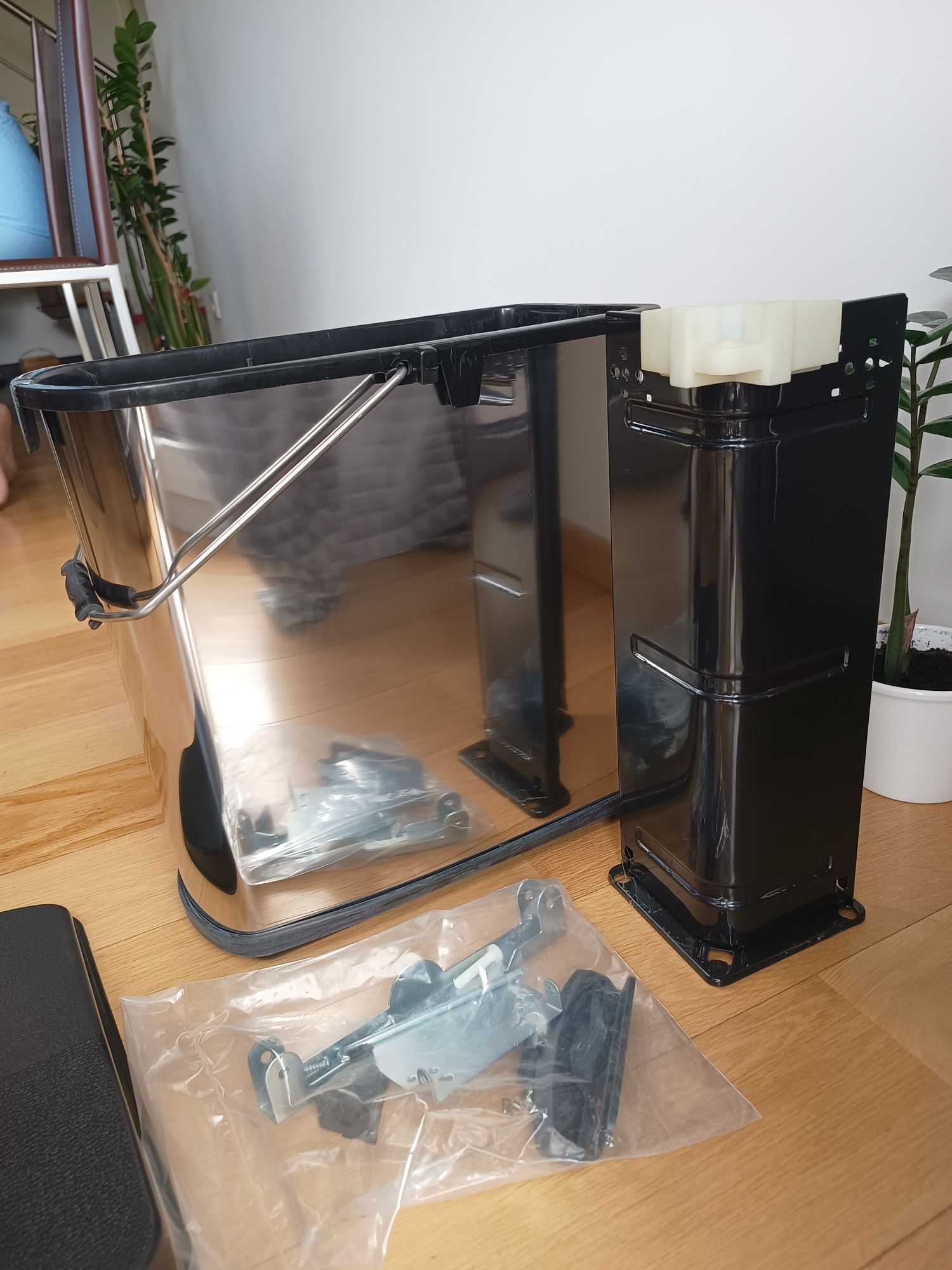 Kosz na śmieci Wesco vario 4 z technologią obrotową