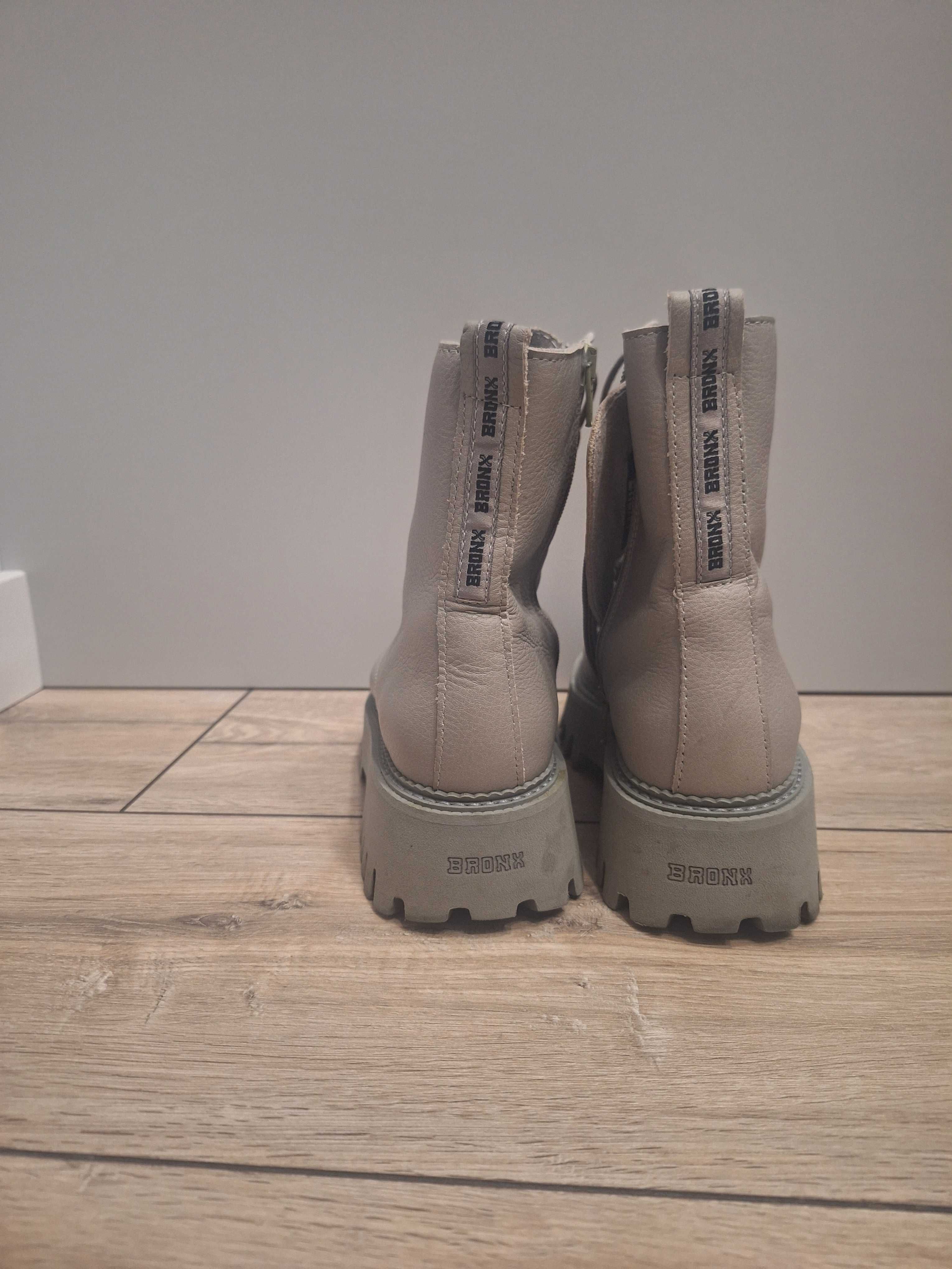 Botki sznurowane Groovy BRONX TRAPERY 36