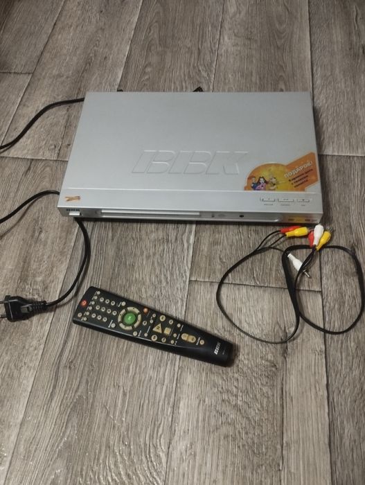 DVD відео плеєр  BBK DV313SI з функцією караоке