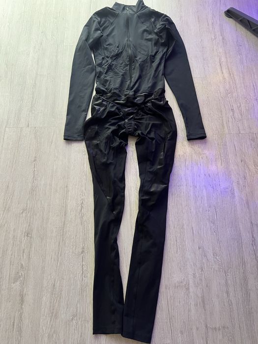 Продам одяг для фитнесу(топ, лосини, комбез)