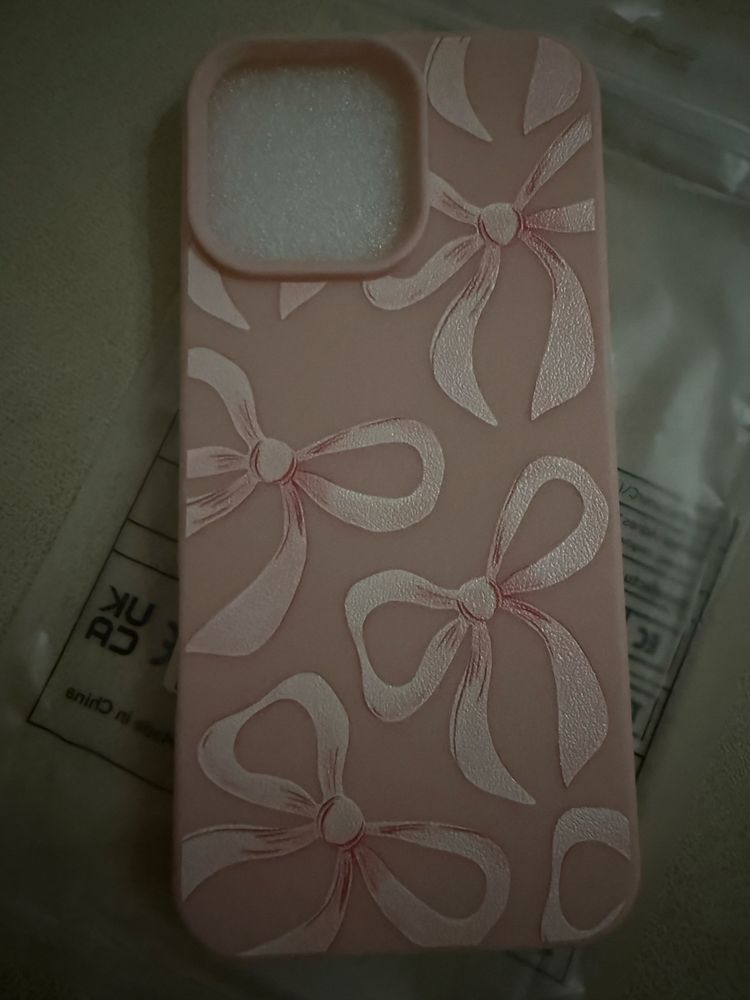 Продам новий чохол на iPhone 16 pro max