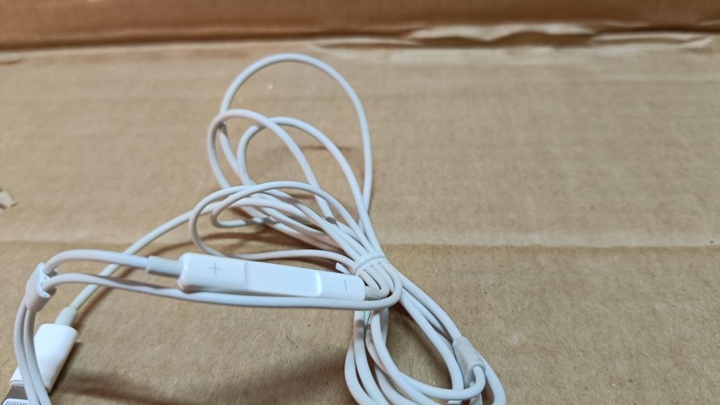 Słuchawki przewodowe Apple EarPods ze złączem Lightning