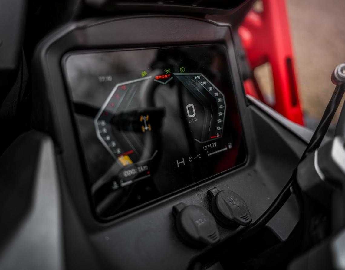 Квадроцикл CFMOTO CFORCE 1000 MV 2025