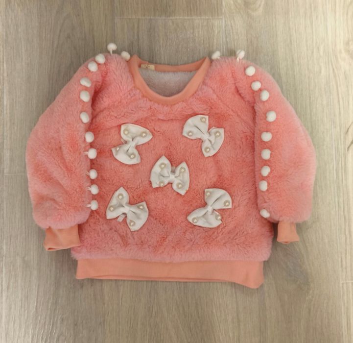 Дуже гарні речі на дівчинку + подарунок/красивая одежда на девочку