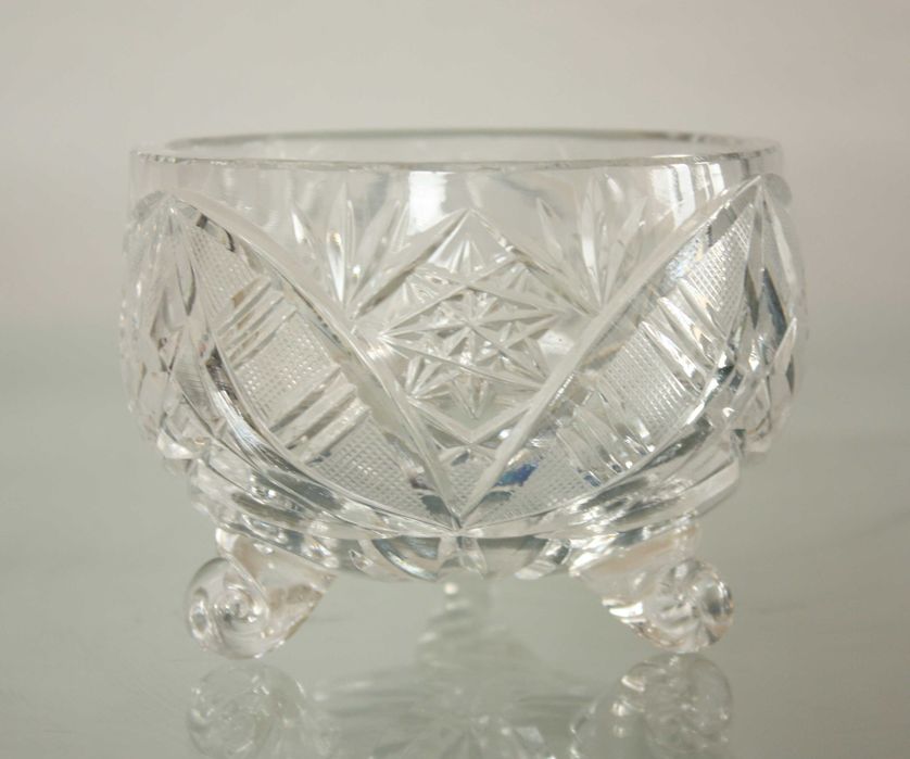 Конфетница хрустальная на ножках Германия