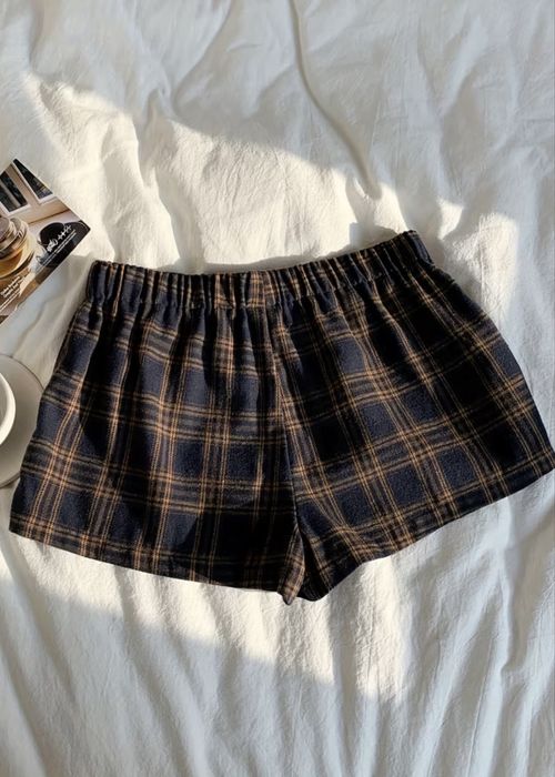 Стильні жіночі шорти в клітинку. Нові.