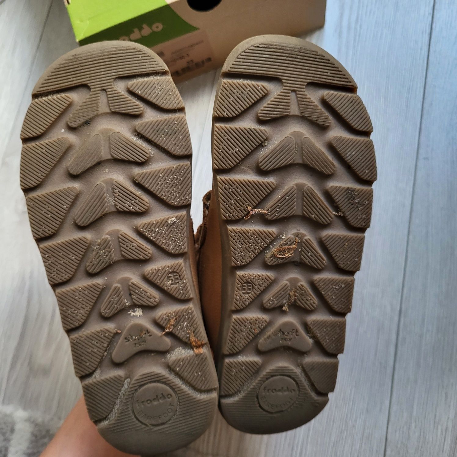 Sprzedam buty skórzane na jesień/wiosnę Froddo Barefoot r.33