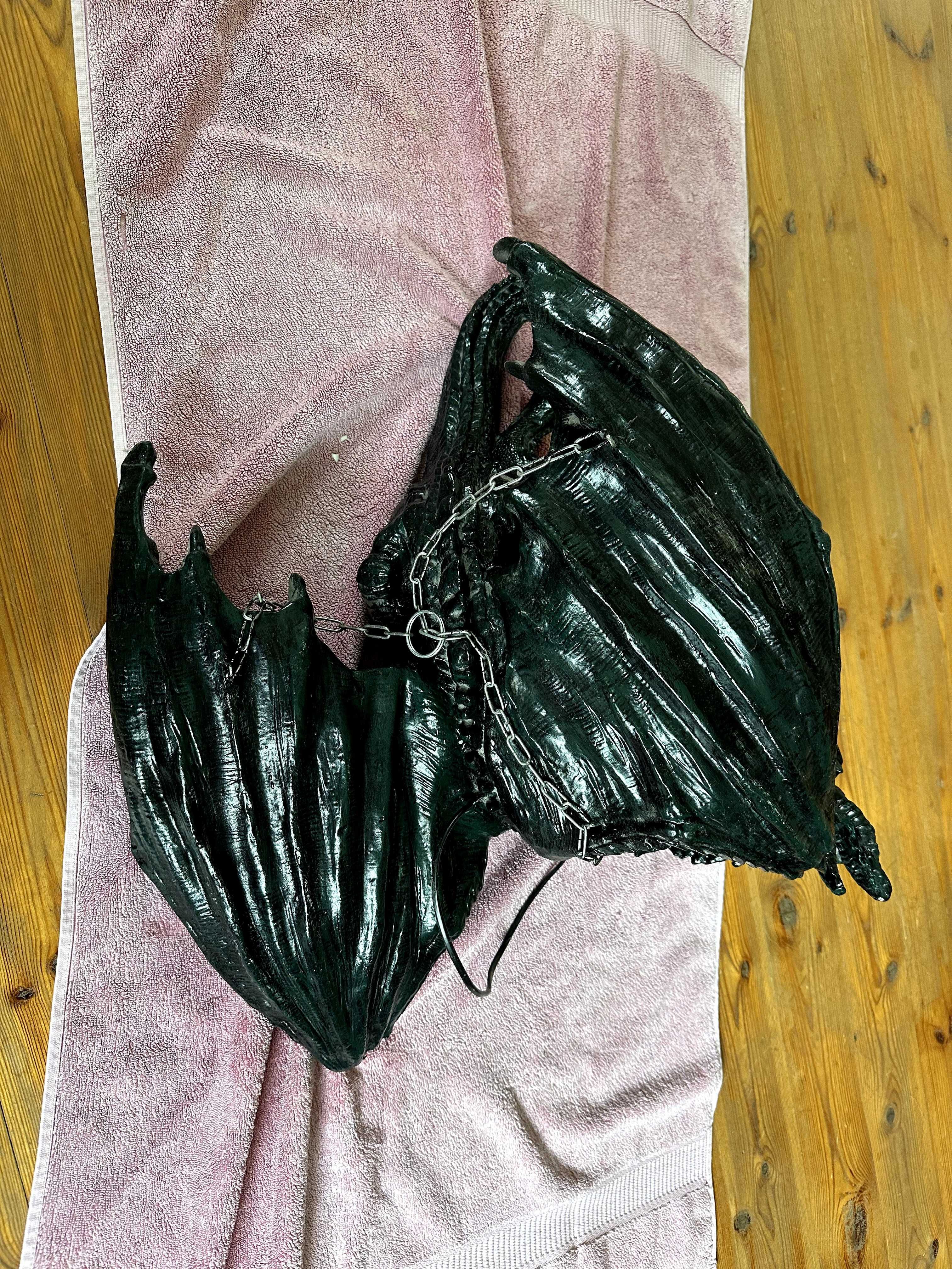 Lampa w kształcie smoka