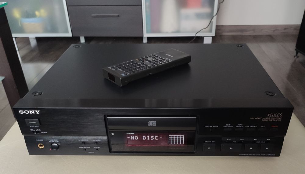 Odtwarzacz cd SONY CDP-X202ES + oryginalny PILOT stan BDB+ prywatny