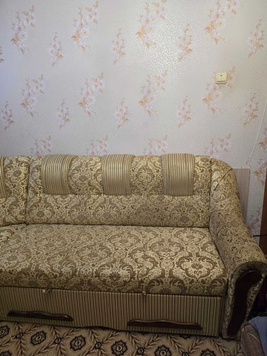 Продам б/в диван, самовивіз