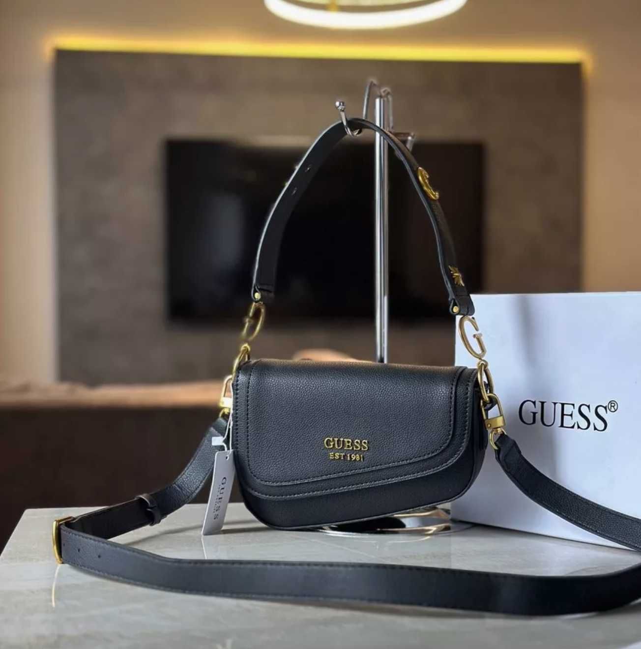НОВИНКА Женская сумка Guess седло черного цвета геес