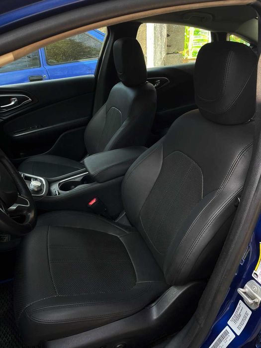 Чохли для Chrysler 200 II