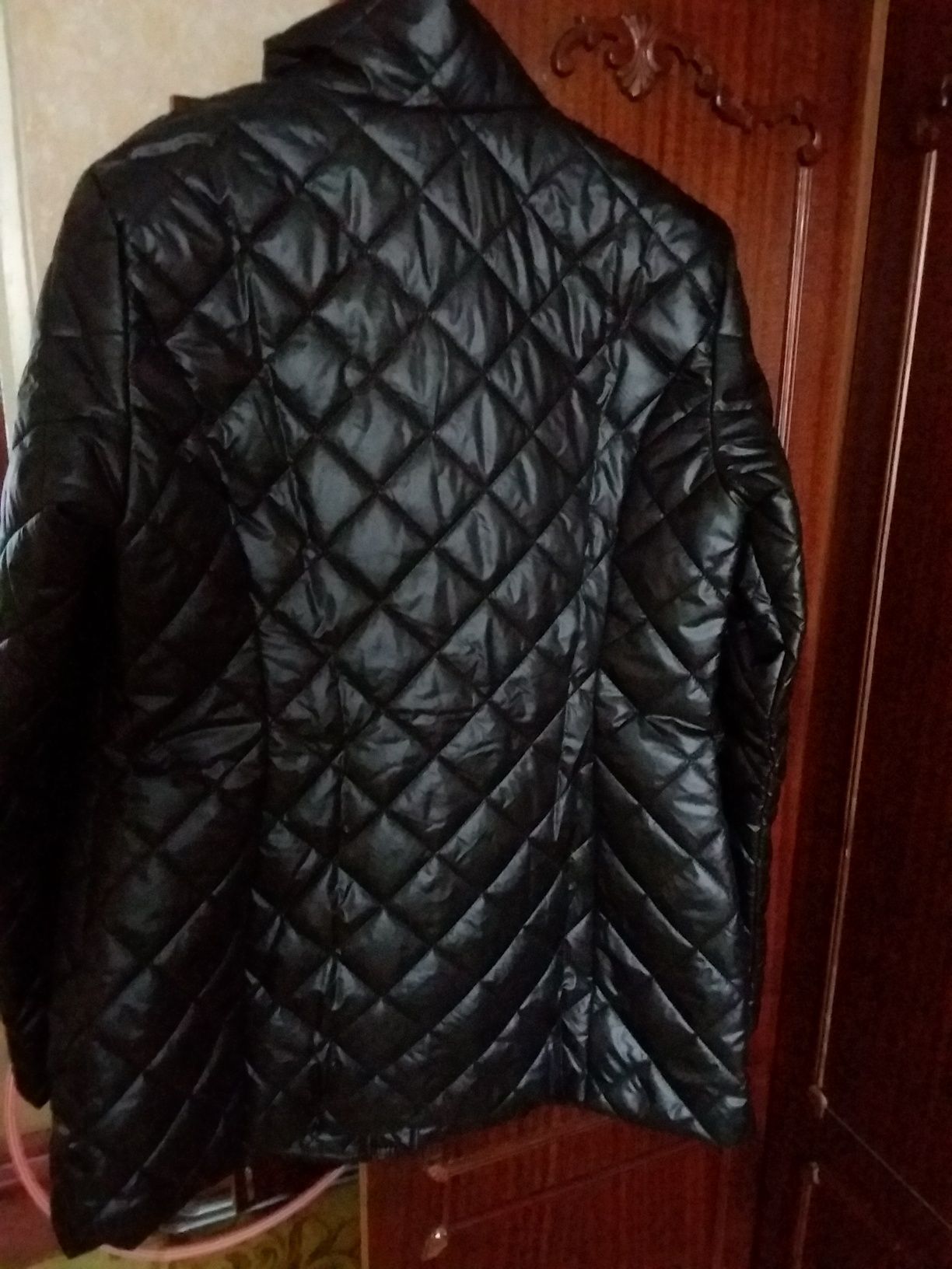 Демісезонна жіноча куртка
