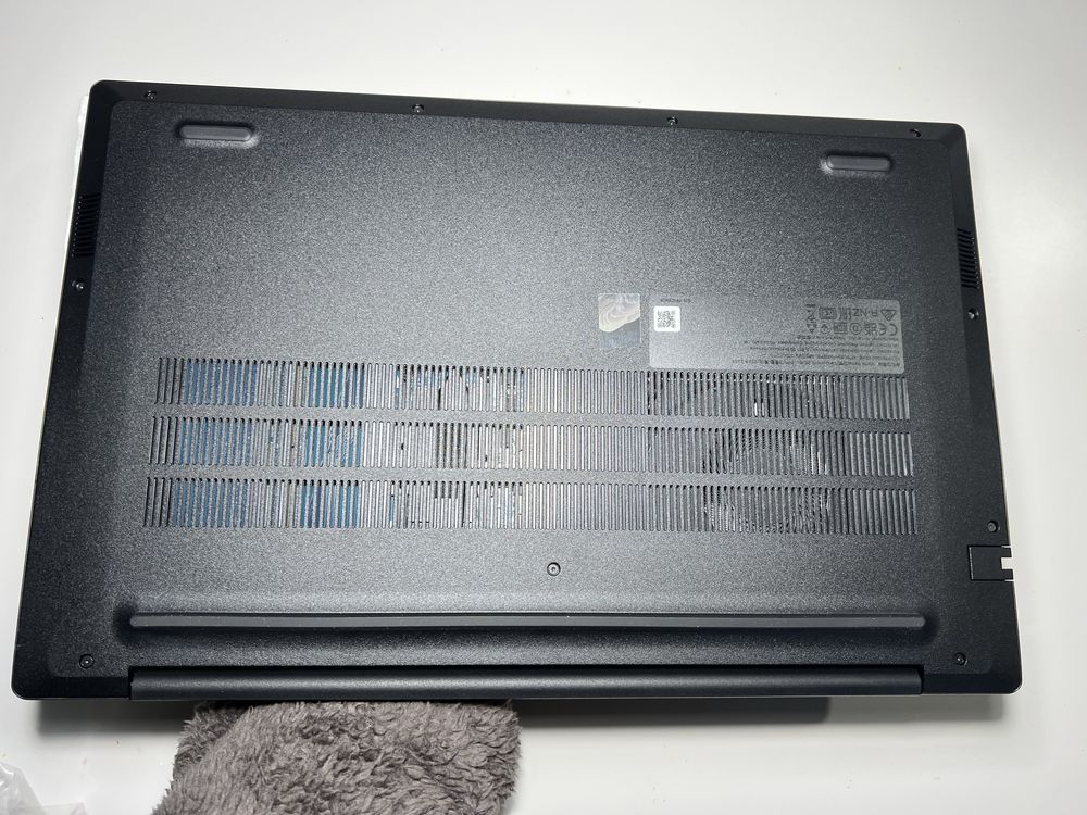 Laptop Lenovo V14 Gen 5i nowy