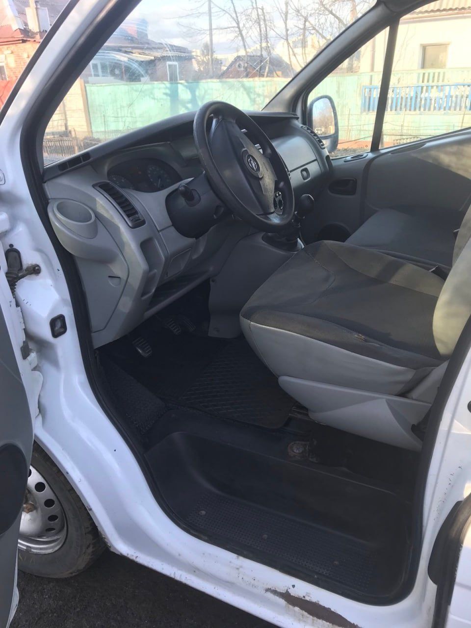 Опель Vivaro 2.0 грузовой