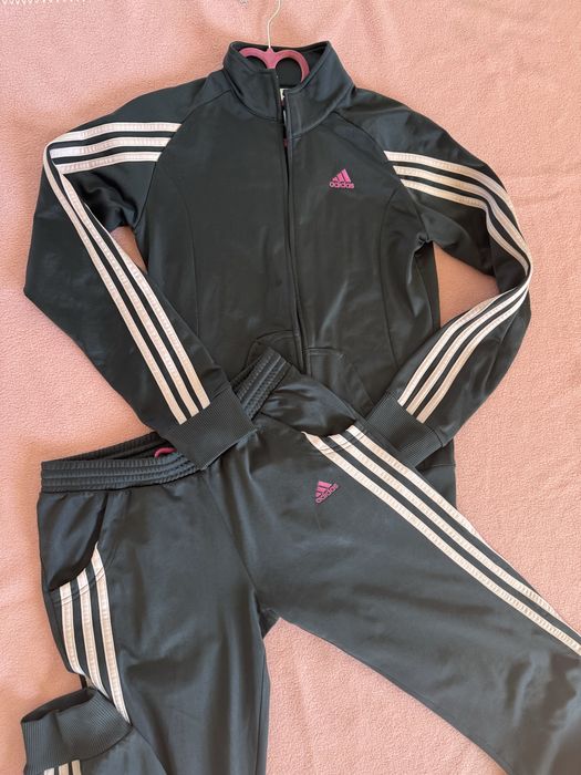 Спортивний костюм adidas