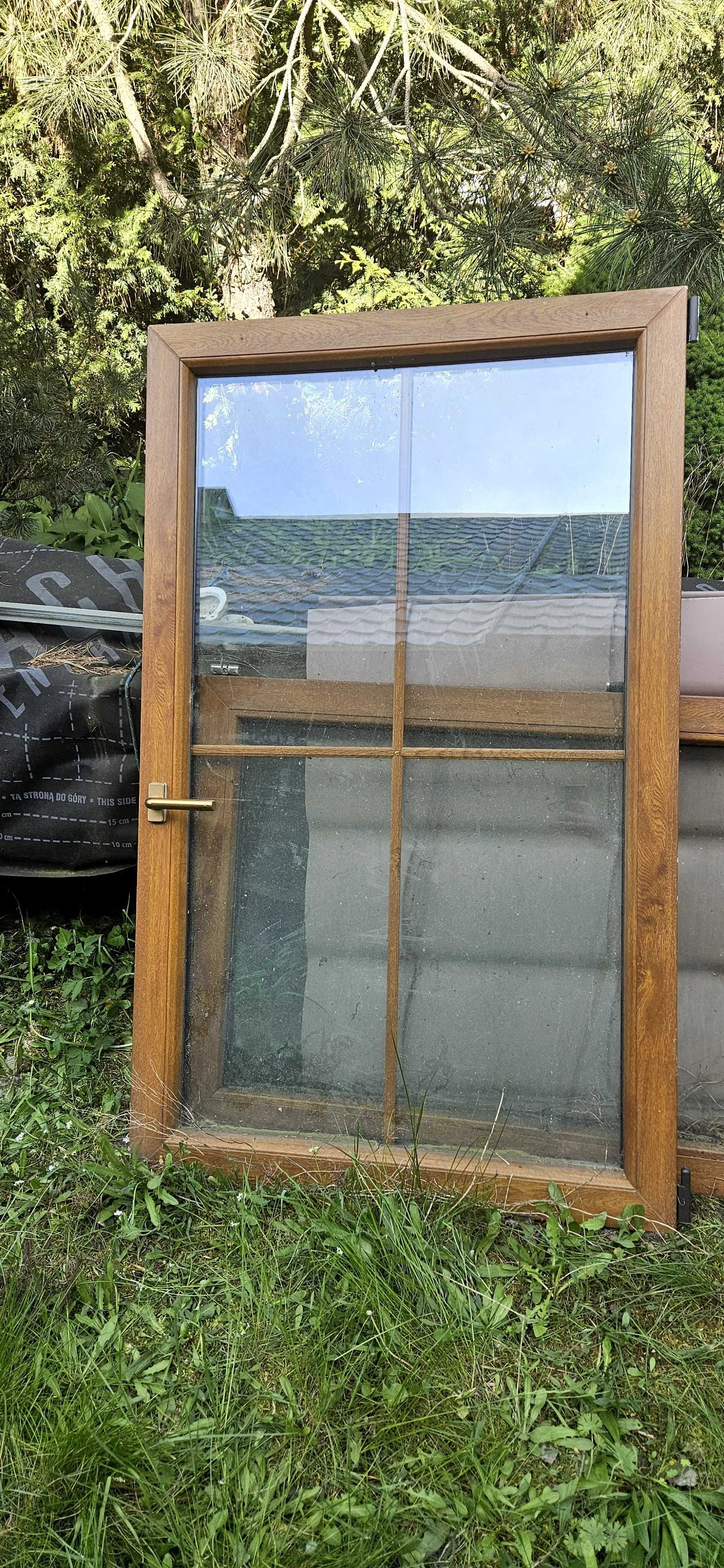 Okna rozwierno-uchylne + moskitiera + ramy okienne