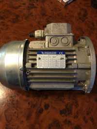 Электродвигатель трехфазный асинхронный NERI MOTORI (Италия) 0,37 kw