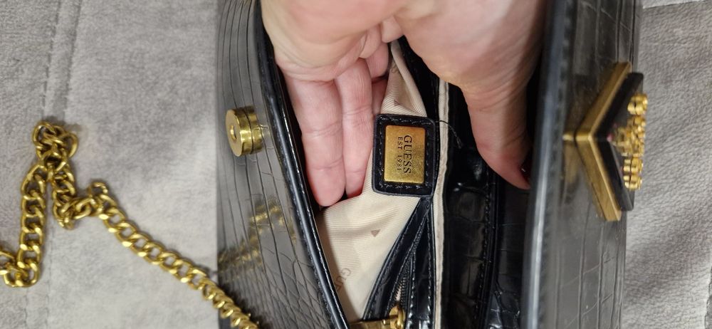 Сумка оригинал Guess,2 ремня 23×14×8, красивая фурнитура