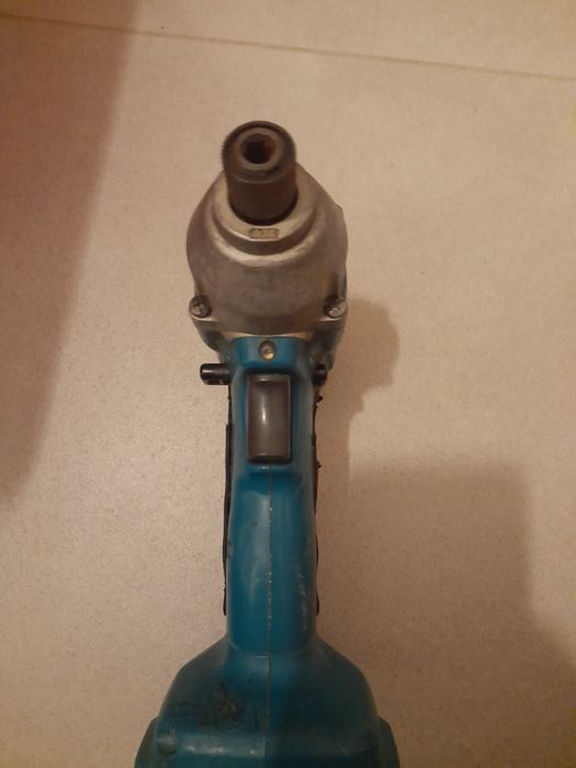 Wiertarka z udarem makita model 8391D