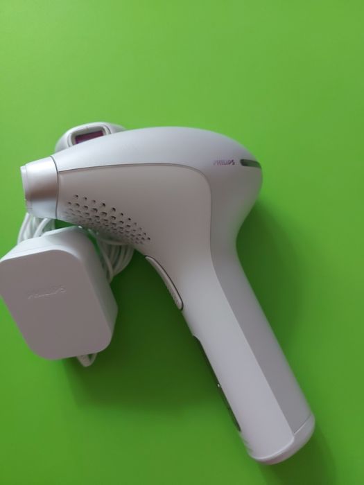 Фотоепілятор Philips Lumea Prestige