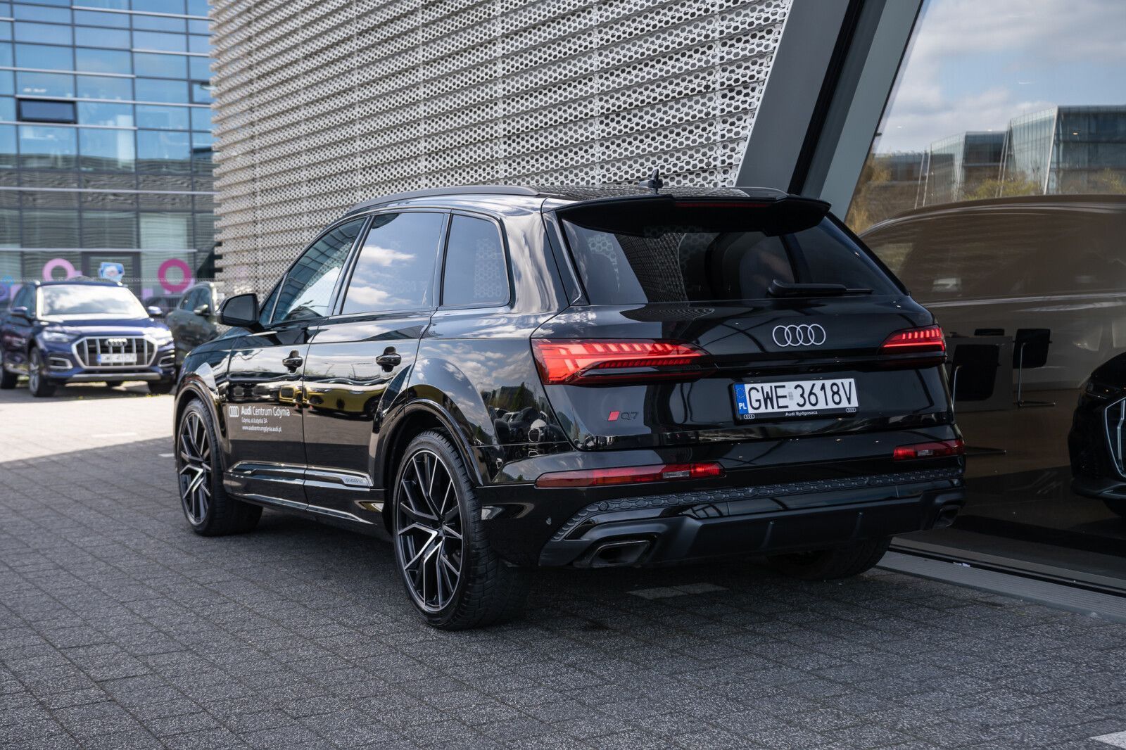 Audi Q7 Leasing 103,88% / MatrixLED / ACC/ 2x S line / Pakiet Czerń / Koła 22'