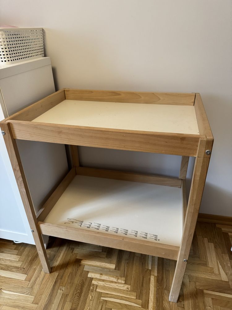 Przewijak drewniany IKEA + gratis - kosz mojżeszowy