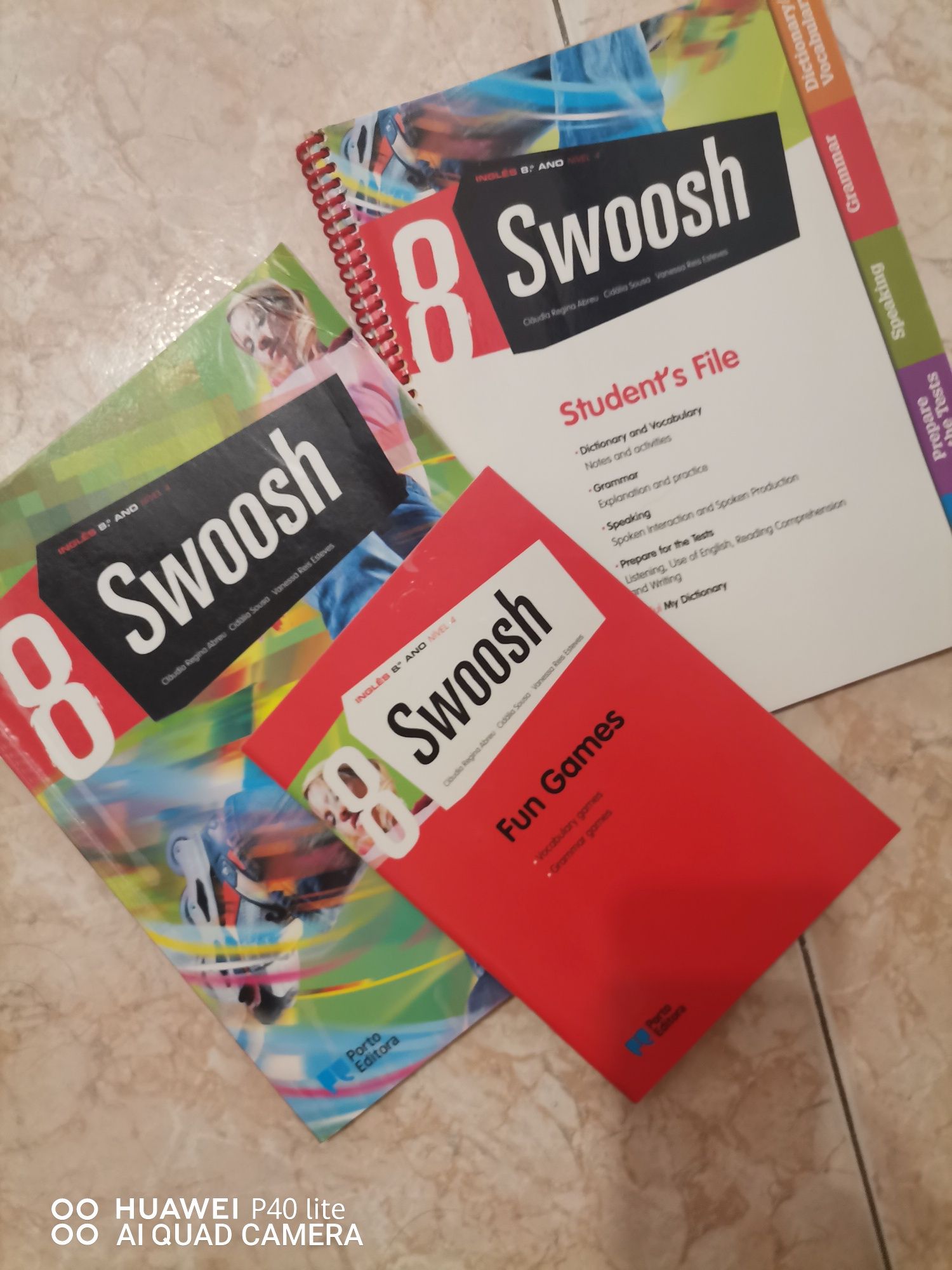 Livro de inglês + fichas 8 ano Swoosh