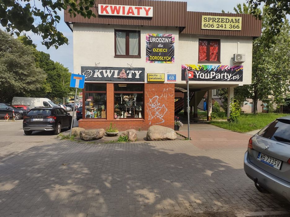 Pawilon handlowo - usługowy, ul Lazurowa, Warszawa