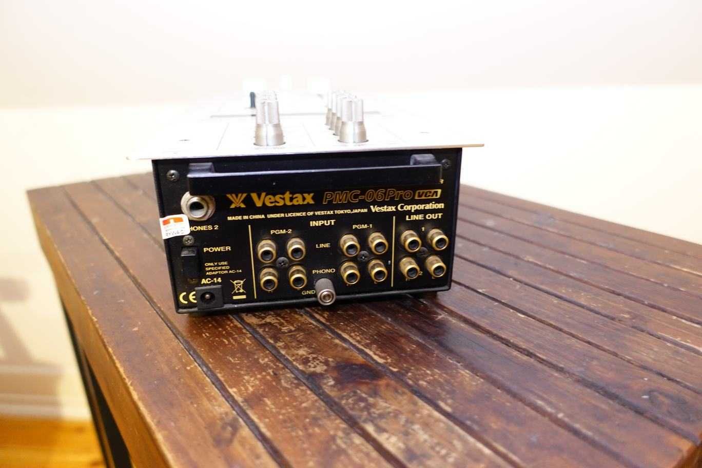 Vestax PMC-06 PRO; 2/2 kanały (Mikser DJ, turntablism)