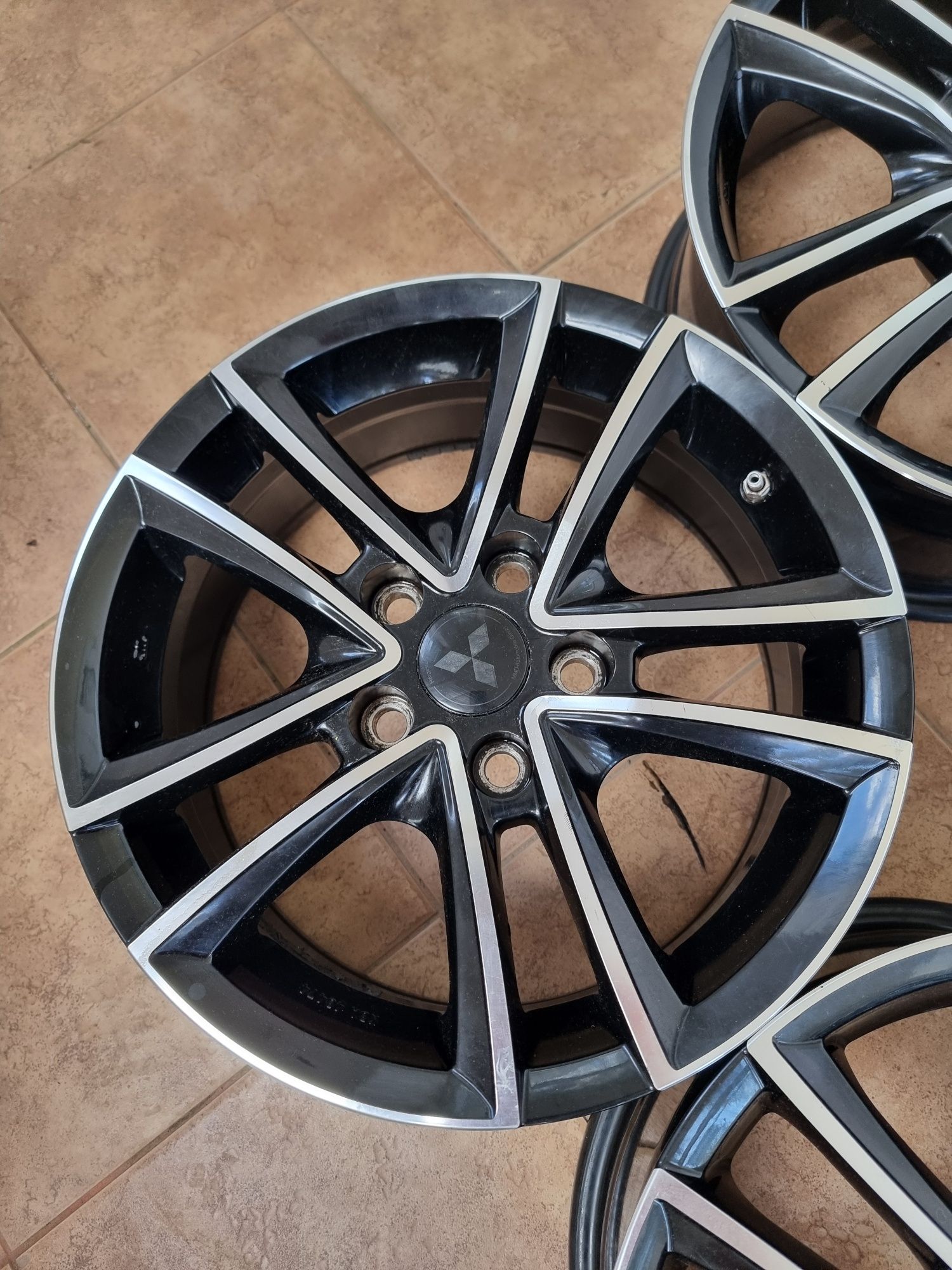 Диски Mitsubishi R16 5x114.3 7j ET40 ЦО67.1