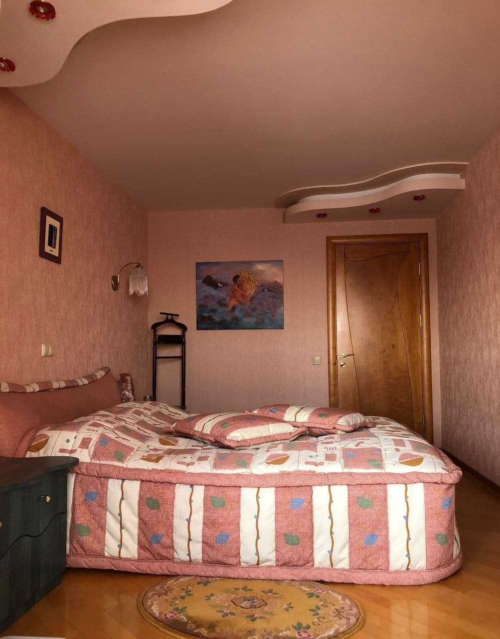 м Мінська, Оболонські Липки, Набережна, Івасюка 20-А, з видом на річку