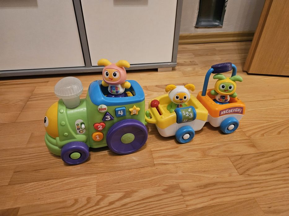 Remiza strażacka, ciuchcia FISHER-PRICE