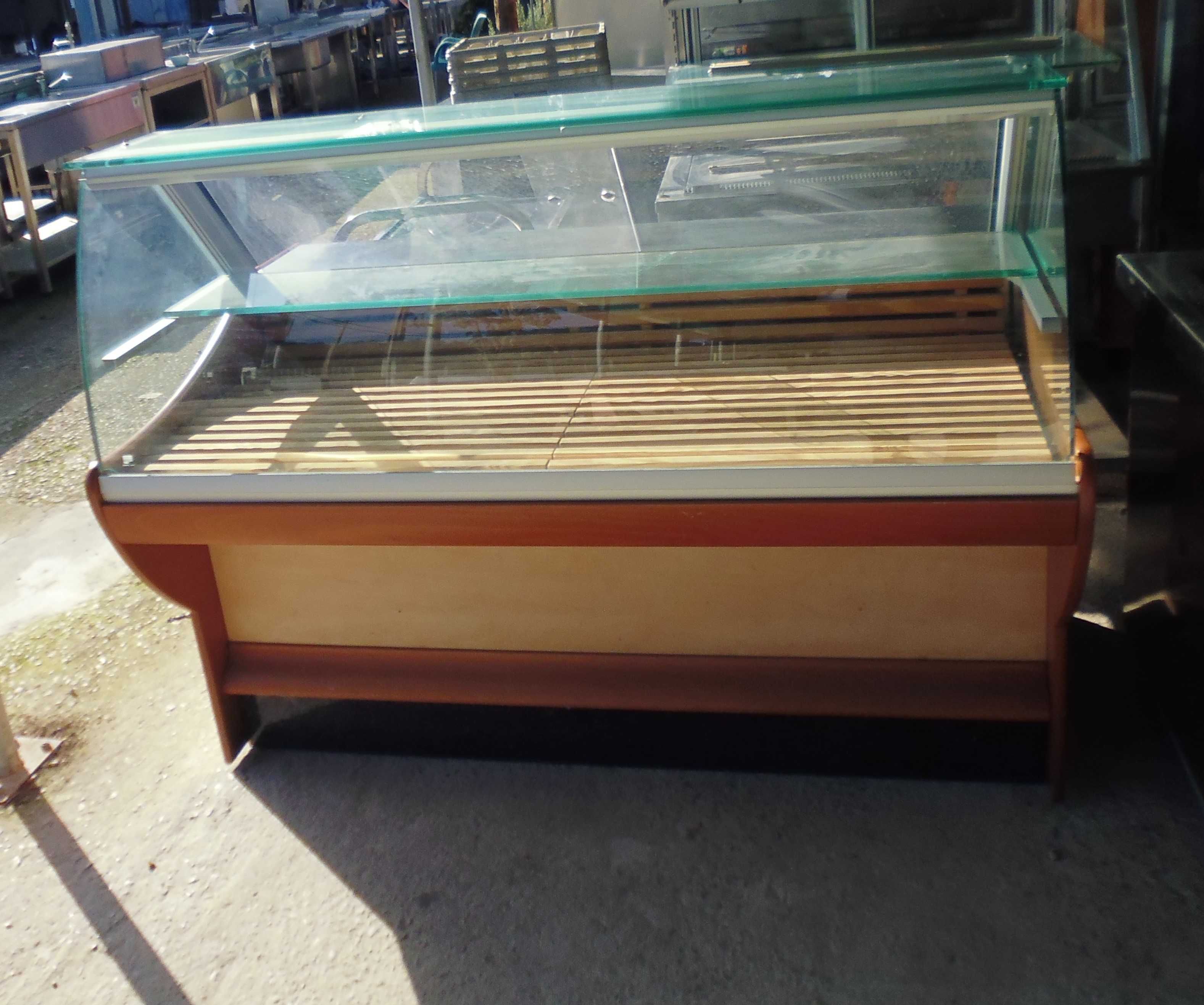 Vitrine neutra para pão ou bolos secos