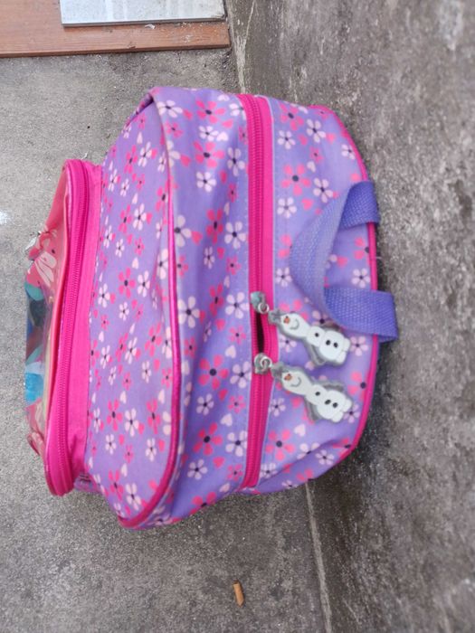 Vendo mochila de menina