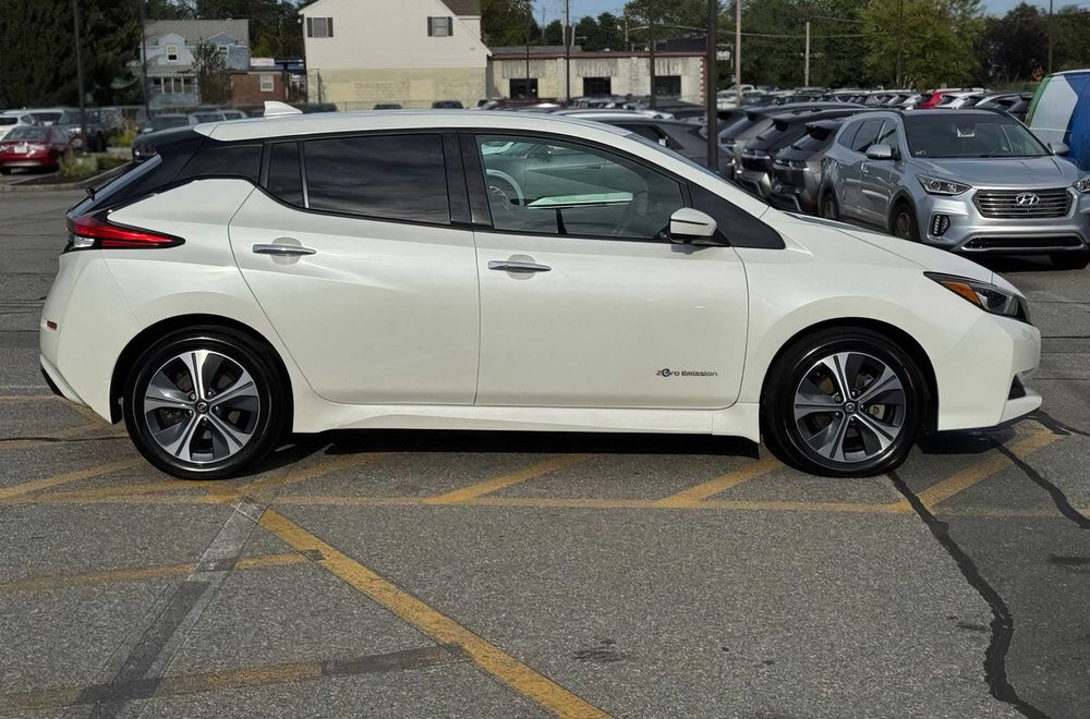 Nissan LEAF      2019