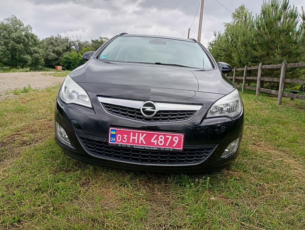 Opel Astra J 2010р. 1.6 115 л.с.
