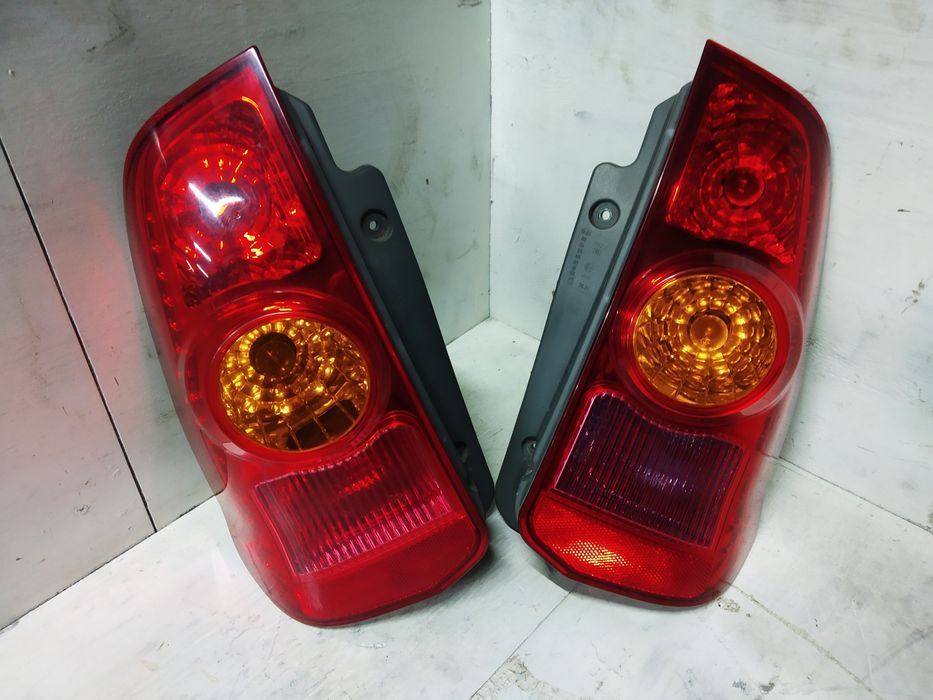 Стоп задній Space Star Спейс Стар mr913174 mr913173