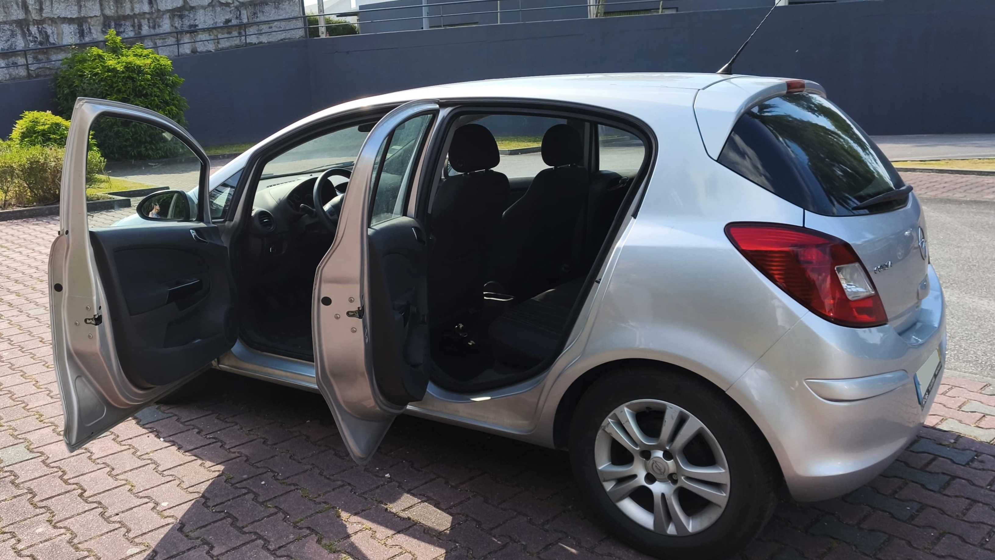 Opel Corsa 1.2 2010 c/151.000km