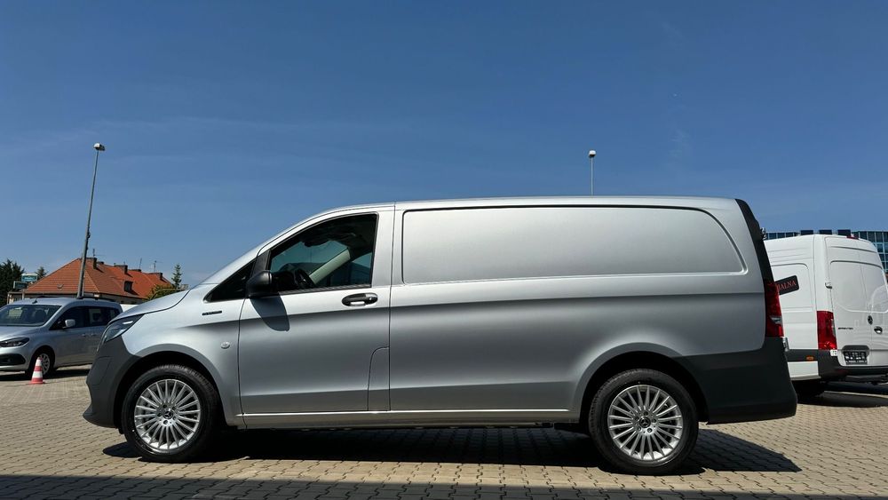 Mercedes-Benz Vito 112E Evito Furgon Długi  Pojazd Demo,