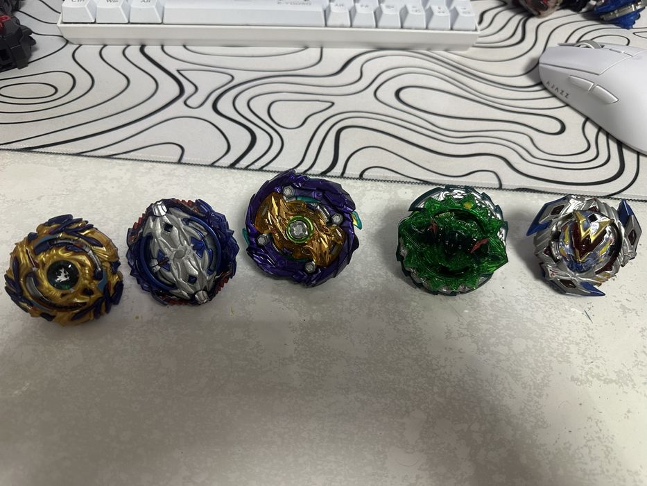 Продам бейблейд є запускачки