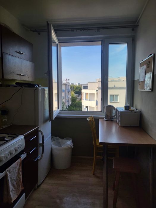 Pokoj w mieszkaniu i parking na strefie gratis